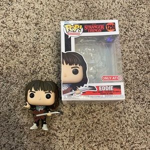 STRANGER THINGS 4 EDDIE FUNKO POP(little damage on box)🎸❤️(SUPER RARE ITEM!)